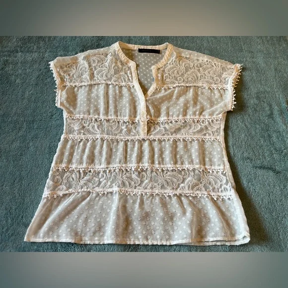 The Limited White Swiss Dot Lace Top Cap Sleeve Size S Small EUC - Picture 4 of 8